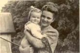 Antje and Liselotte Schumann ne Anthes, 1941 